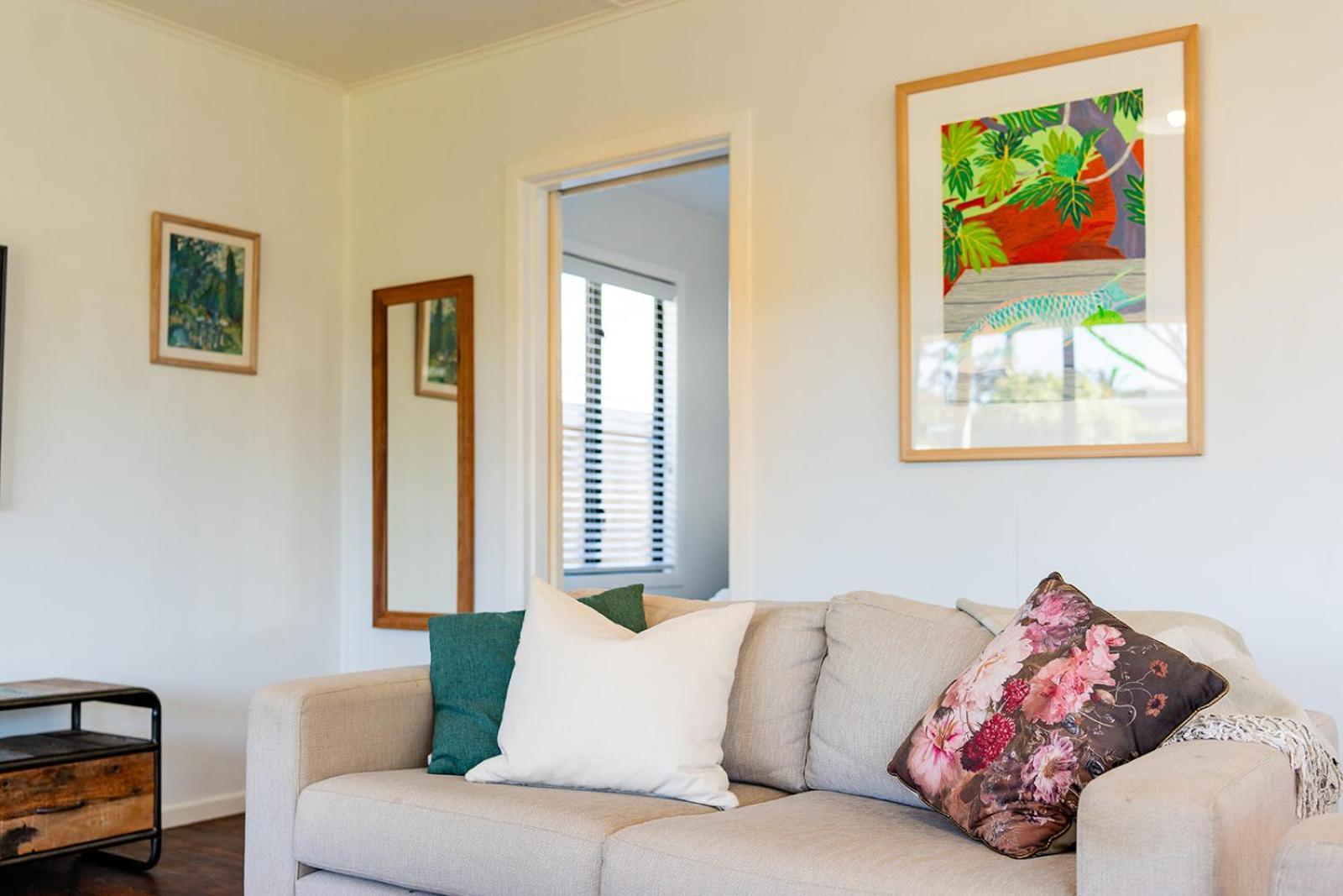 Fun Family Bach, Close To Beach And Shops! Waihi Exterior foto