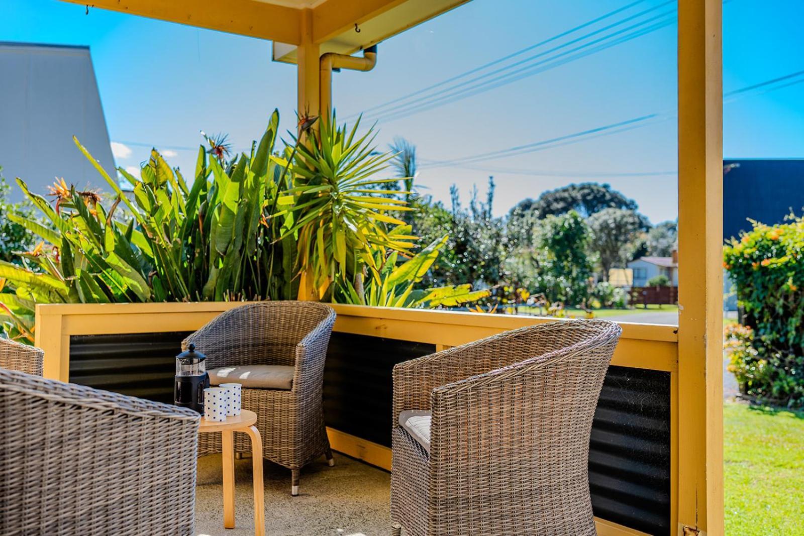 Fun Family Bach, Close To Beach And Shops! Waihi Exterior foto